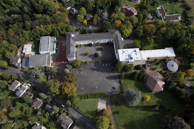 Schulgelände aus der Luft