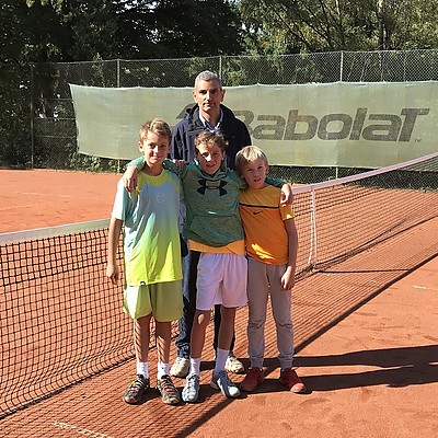Die AKO-Tennis-Schulmannschaft der Wettkampfklasse III ist Bonner Stadtmeister 2017